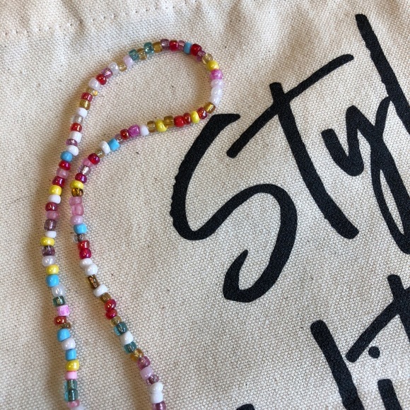 Multi Colored Bead Necklace - Picture 4 of 4